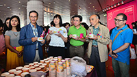 香港博物馆节启动派对特设「非物质文化遗产食坊」，介绍港式奶茶及潮州糖饼制作技艺。