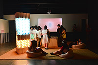 「潜行‧梦空间」展览的观众走进11个当代艺术家的「梦」空间。