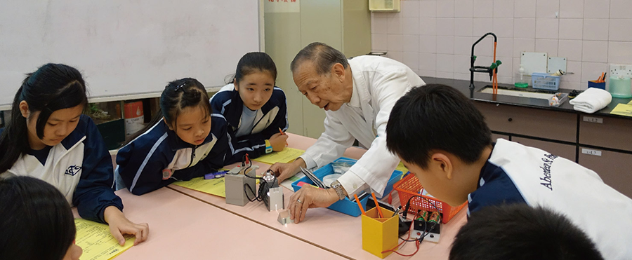 小小科学家探索活动﹕巨大的力量 — 学校活动