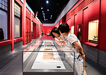 香港賽馬會呈獻系列八代帝居 — 故宮養心殿文物展
